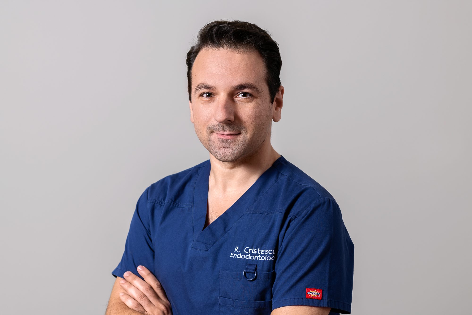 001 ROBERTO CRISTESCU -- dental professional